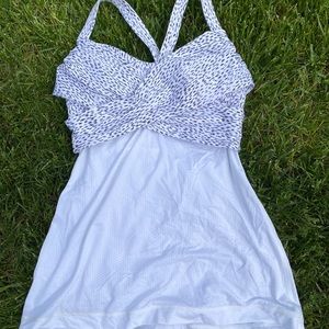 Lululemon Size 4 White Active Wear Top Tank